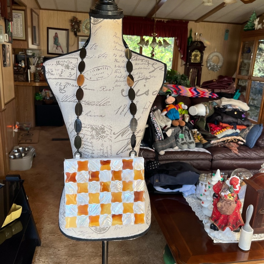 Vintage Mad Bags sea shell π and mother of pearl sewn squares shoulder purse. - Picture 17 of 17